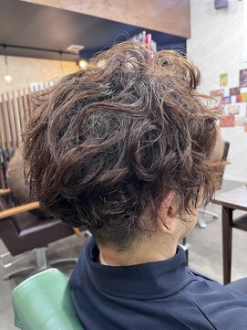 ビューティアンドスパ ガガ(GAGA) 2ブロックショート　パーマスタイル　スパイラルパーマ　藤枝