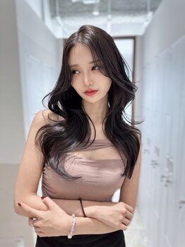 キティー(kiti)の写真/【栄駅３分】ハイセンスなデザインで叶える大人スタイル＊髪を傷ませないダメージレス施術で艶のある美髪に