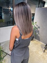 メリー オオサカ(Merly Osaka)&nbsp;contrast silver balayage