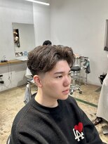 ザデイ カットアンドカルチャーショップ(THE DAY CUT&CULTURE SHOP) センターパート