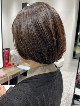 サヴォア(Savoir) 大人女性のふんわりグラボブ。