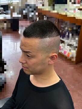 理容 鮎川 スキンフェード～個性派ボウズ