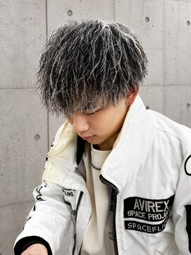 ユイマァルスロウ 岡山(YUIMARLSLOW) 岡山メンズサロン20代30代ハイライトホワイトメッシュツイスト