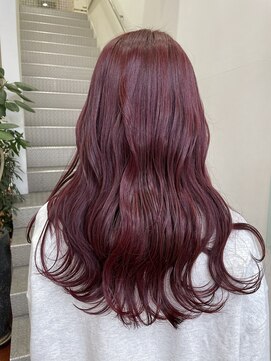 カッツ 元町店(CUT S) 鮮やかチェリーピンク