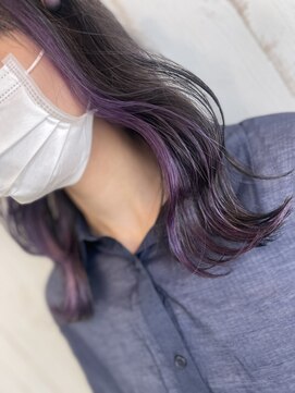 シュカブラ スパングル(Skovla Spangle) ミディアム/インナーカラー/ラベンダーカラー/波巻き