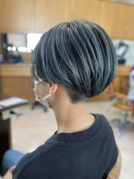 フリーズ 川西店(Freez) 刈り上げ女子×ハンサムショート ハイライトカラー