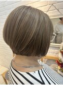 白髪ぼかしハイライト×まとまるボブ¥14400～