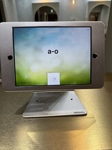 お客様との接客時間を大切にするために最新の受付システムを導入しております！