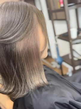 ヘアーサロン カラー 色彩店(COLOR) インナーカラーミルクティー