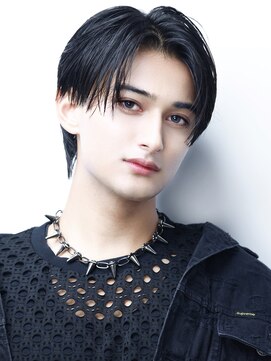 リップス 表参道店(LIPPS) 前下がりセンターパートスタイル