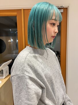 スタン 渋谷(Stam) ターコイズブルーハイトーンボブ切りっぱなしケアブリーチ渋谷