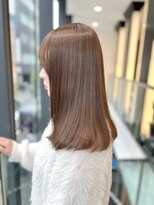 艶、ミルクティーベージュ