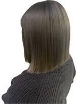 アリエル セバスチャン&nbsp;艶カラー　ボブ