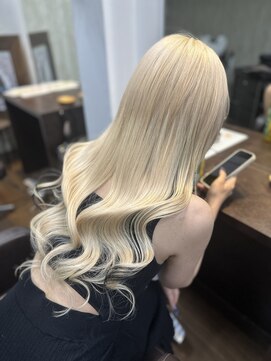 ルアナ エクステ 名古屋栄店(Luana.) ハイトーンエクステ、ブラックイヤリング