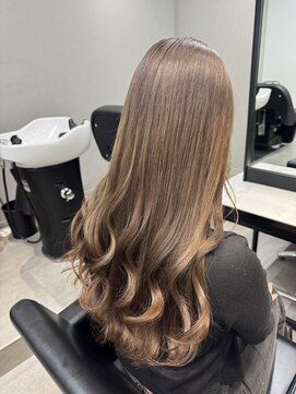 パヌポン(PANUPON) ベージュハイライトケアブリーチダブルカラーバレイヤージュ