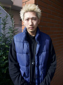 アクティブショート　抜きっぱなしブロンド　スパイキーショート