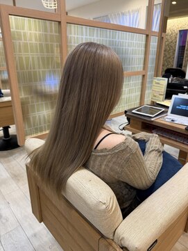 アドラーブル 長岡リップス旭岡店(adorable) ミルクティーアッシュハイトーン透明感グレージュ極細ハイライト