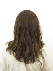 朝の時短を叶えるゆるツヤヘアデザイン