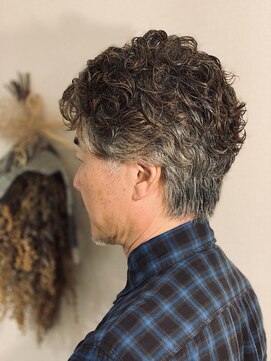 サンジュウナナドシー 大宮東口店(37.0℃) メンズパーマスタイル