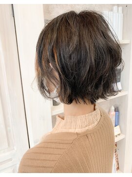 キャアリー(Caary) 福山市切りっぱなし大人外ハネショートボブ人気キャアリーCaary