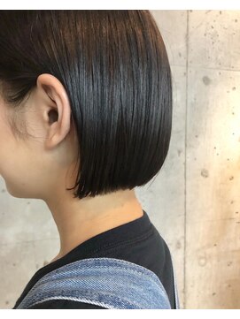 サクラ オモテサンドウ(SAKURA) 切りっぱなし ミニボブ《表参道/外苑前》