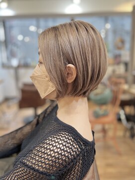 ワン エイティー ディグリース 恵比寿(180°One Eighty Degrees.) 大人ショート/ハイトーン/白髪ぼかし/30代/40代