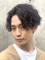 フィフス トウキョウ (fifth TOKYO)&nbsp;センターパートツイストスパイラルパーマツーブロックメンズヘア