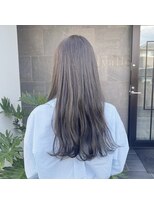 メゾン アヴァロ(Maison Avallo)&nbsp;お客様スナップ　カーキグレージュ/透明感カラーのロングヘア