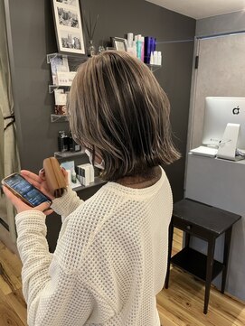 アンス 大阪梅田(ANs.) 20代30代小顔切りっぱなしボブイヤリングカラーバレイヤージュ