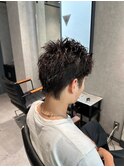 くせ毛を生かしたスパイキーショート