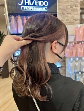 キャラ 池袋本店(CHARA) ツーブロックミディアムにインナーカラー【ツーブロック女子】