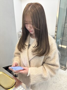 ジーナエス 札幌(Zina S) レイヤーカットとオリーブベージュ