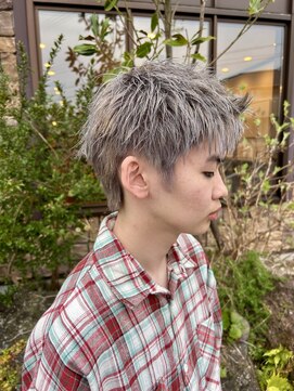 美容室 ルチア ハワイ(Luccica HAWAII) 【luccicaＨＡＷＡＩＩ/村田翔】ハイトーンスパイキーショート