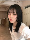 トレンドの抜け感ハッシュカット，ざっくりレイヤー