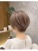 やわらかなベージュカラー上品ショート