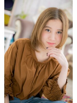ミック ヘアアンドビューティー 大山店(miq Hair&Beauty) センターパートの大人カジュアルミディ
