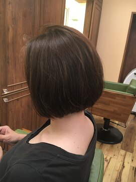 ピッカヘアーデザイン(PICKA hair-design) いつも同じ髪型が嫌で。 首がとっても綺麗に見えるボブスタイル