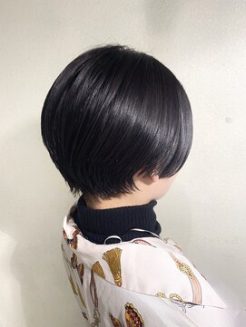 ボアソルテ(Boa Sorte) ブリーチなしのグレージュハンサムショート