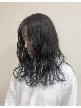 ハンズクラン(HANDS CLAN) ブルーのインナーカラーで遊びを。