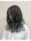 ブルーのインナーカラーで遊びを。