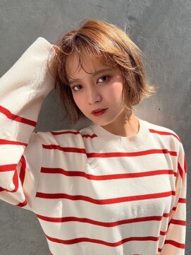 レゴ(REGO) グレージュカラーシルキーべージュ、デザインカラー斜めバング