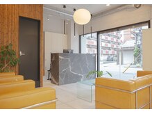 カ　ウ　ン　セ　リ　ン　グ　　　