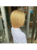 ボブ&ブロンドヘアの外国人風ヘアスタイル