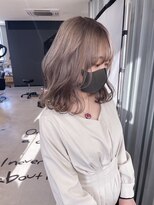 キング 心斎橋店(K!ng) ハイライトカラーミルクティーベージュレイヤーカット