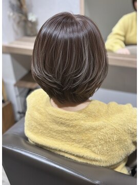 立体感レイヤーカットボブ×グレージュ艶カラー30代40代50代