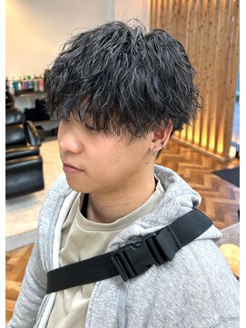 シーイー(C.E) 刈り上げマッシュ×王道ツイスパ