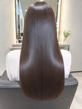 アース 星ヶ丘店(HAIR & MAKE EARTH)の写真/極上ストレート剤で真っ直ぐになりすぎない自然な艶髪♪思わず触れたくなる毛先まで潤う仕上り