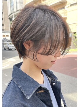ロータス(Lotus) エアリー耳かけショートボブ ヌーディーグレージュ