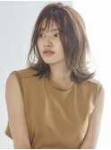 大人カジュアルミディアム 外ハネミディアム 短め前髪