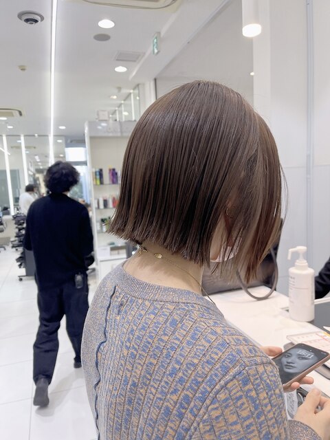 イメチェンヘアスタイル似合わせカットフルバング